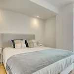 Апартаменти Monthly Triunfo Apt I 1 Min From Beach Сан-Себастьян